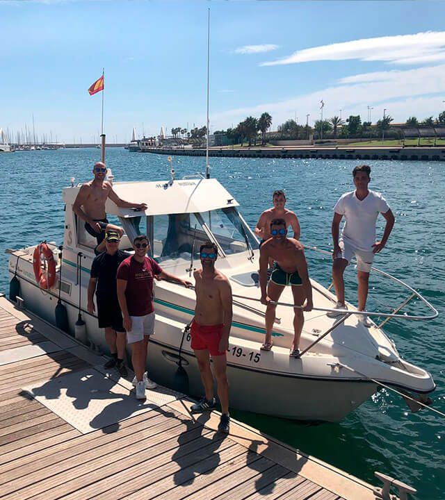 Salida en barco a motor en Valencia para grupos privados